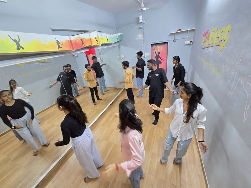 Group dance choreography class at Fitbeat Bhandup