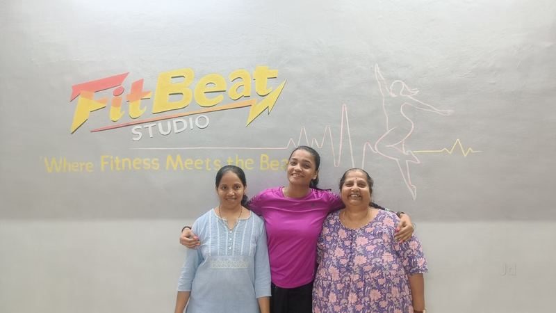 Students at Fitbeat Studio Bhandup Nahur East